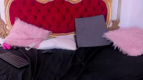 Cristal  online show from March 8, 2:04 am