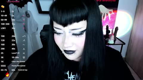 Cris online show from February 5, 9:51 pm