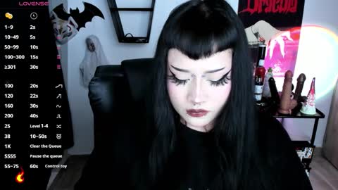 Cris online show from October 27, 11:32 pm