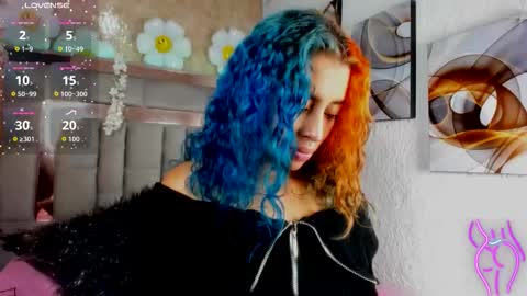   online show from November 25, 4:09 pm