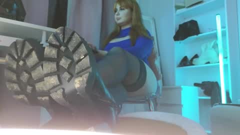 Cruel Siren online show from December 4, 8:42 pm