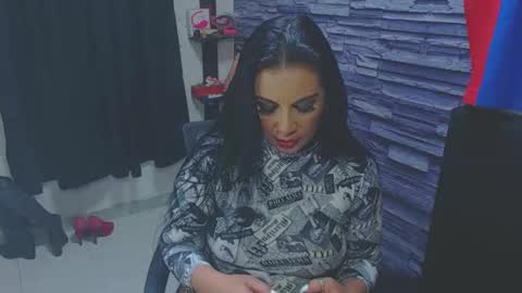 cruela_deviil online show from September 19, 8:08 pm