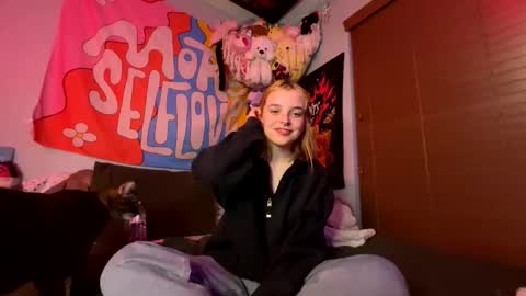 Kiki Shae online show from February 9, 7:21 am