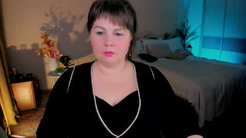 Anna online show from December 1, 8:33 pm