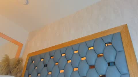 crystal_sm online show from March 31, 8:58 am