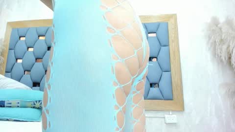 crystal_sm online show from November 3, 3:10 am