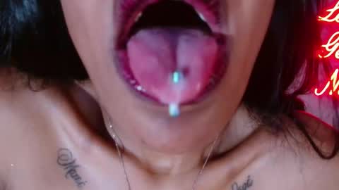 Crystal online show from January 9, 8:57 pm