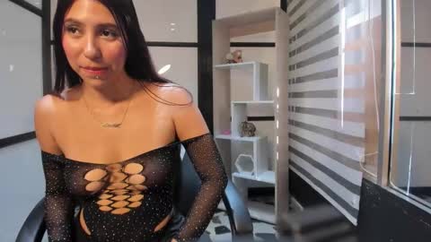 Crysta online show from November 25, 1:13 pm