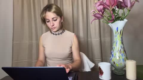 Mary online show from July 13, 8:31 pm