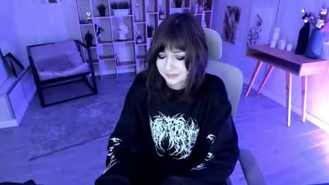 crystallbloom online show from October 1, 2:05 am