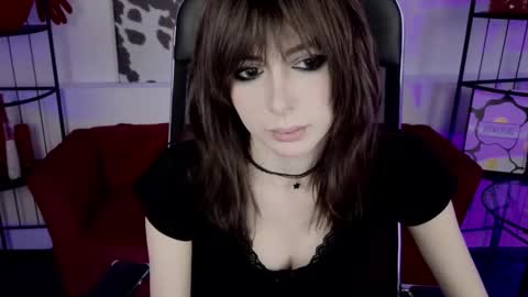 crystallbloom online show from March 4, 1:17 pm