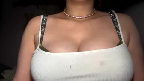 crystalyn777 online show from November 10, 6:19 am