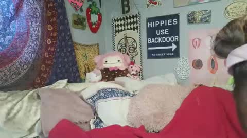     online show from March 3, 8:37 pm