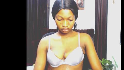 cumebony_petit online show from February 19, 3:33 pm