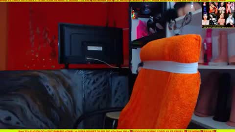 cuminmenowbby online show from January 16, 6:15 pm