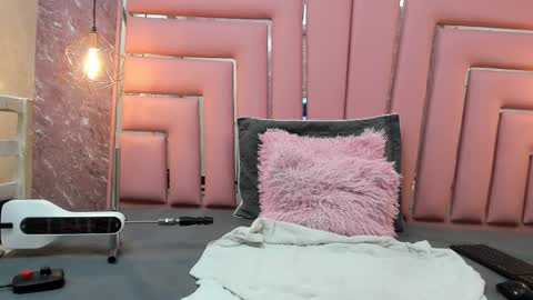 Alyanna  online show from February 12, 11:34 am