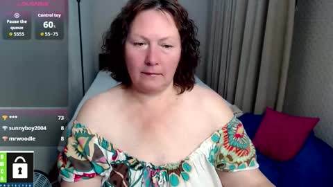 curvy_girlz online show from September 28, 6:13 pm