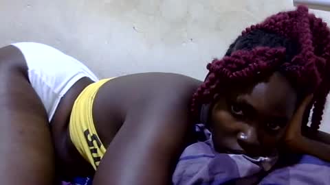 curvy_queen12 online show from July 14, 8:08 am