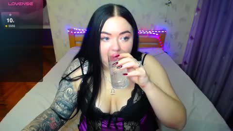 Kat online show from February 8, 9:46 pm