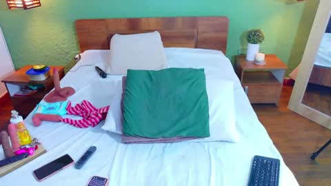 Danna online show from April 13, 7:25 pm