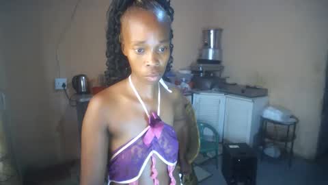 curvypear76x online show from February 11, 12:39 pm