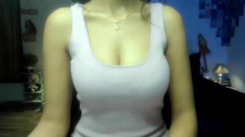 Alisha online show from June 7, 7:10 pm