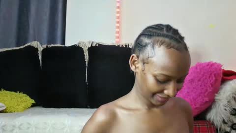 cute annah online show from December 19, 7:07 pm