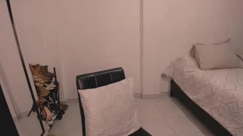 Sara online show from December 4, 6:37 am