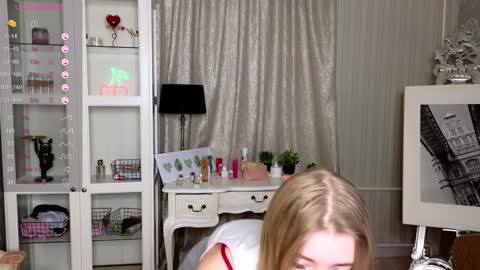 Anne online show from February 1, 7:05 am