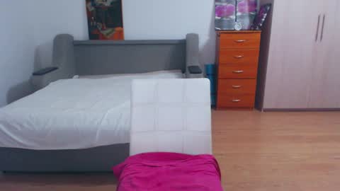 cute_jes online show from February 5, 6:37 pm