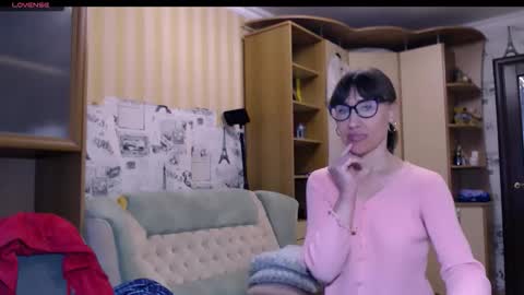 cute_lion_ online show from February 25, 1:53 pm