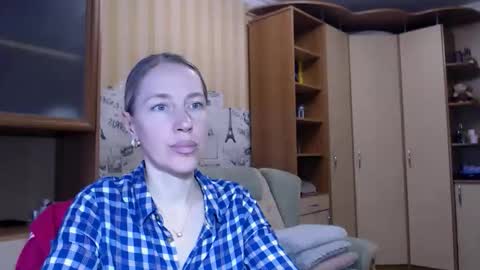 cute_lion_ online show from March 18, 2:55 pm