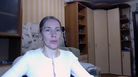 cute_lion_ online show from April 2, 7:33 pm