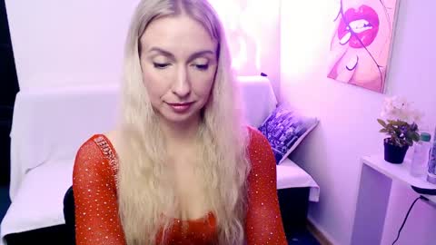 cute_smile_shy online show from March 31, 7:58 pm