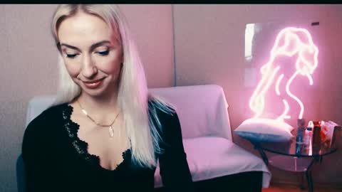 cute_smile_shy online show from October 14, 7:49 pm