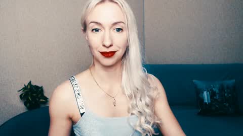 cute_smile_shy online show from December 28, 5:35 pm