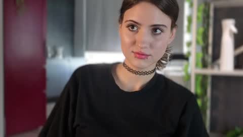Aria online show from May 5, 8:06 am