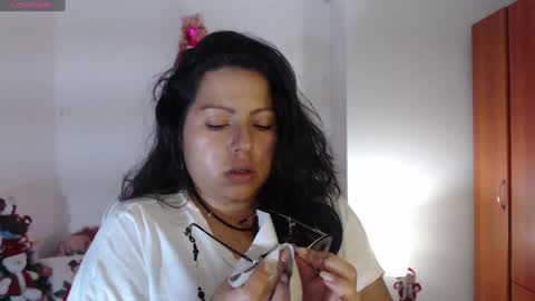 tell me jess   online show from December 25, 5:37 am