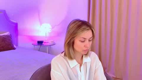 cutemirage online show from November 30, 2:32 pm