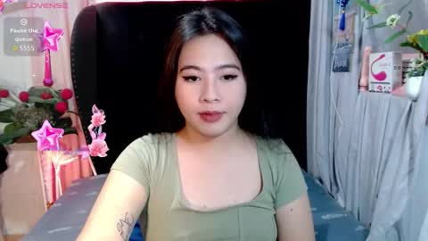 cute online show from December 21, 8:46 pm