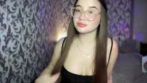 CuteAnn online show from November 9, 7:32 pm