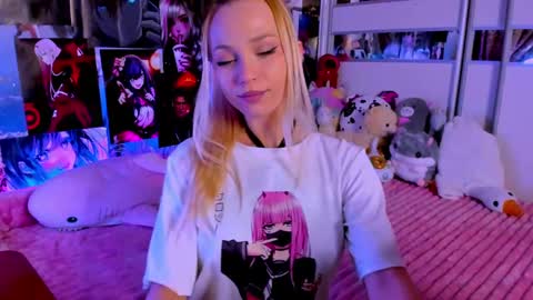 Nora online show from February 15, 9:28 pm