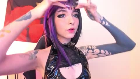 cel I am independent Help me reach 200 thumbs up uwu online show from February 13, 4:47 am