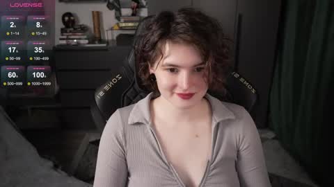 Helen Blossom online show from June 3, 2:33 pm
