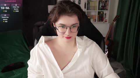 Helen Blossom online show from December 26, 9:04 pm