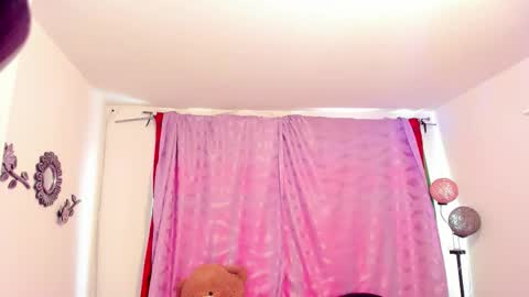 Cynthia online show from October 15, 1:25 pm