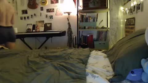 cypresskneez online show from December 19, 9:34 am