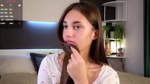 Isabella online show from February 18, 1:10 am