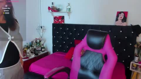 Mia  online show from March 7, 12:01 pm