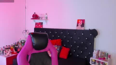 Mia  online show from February 16, 11:16 am